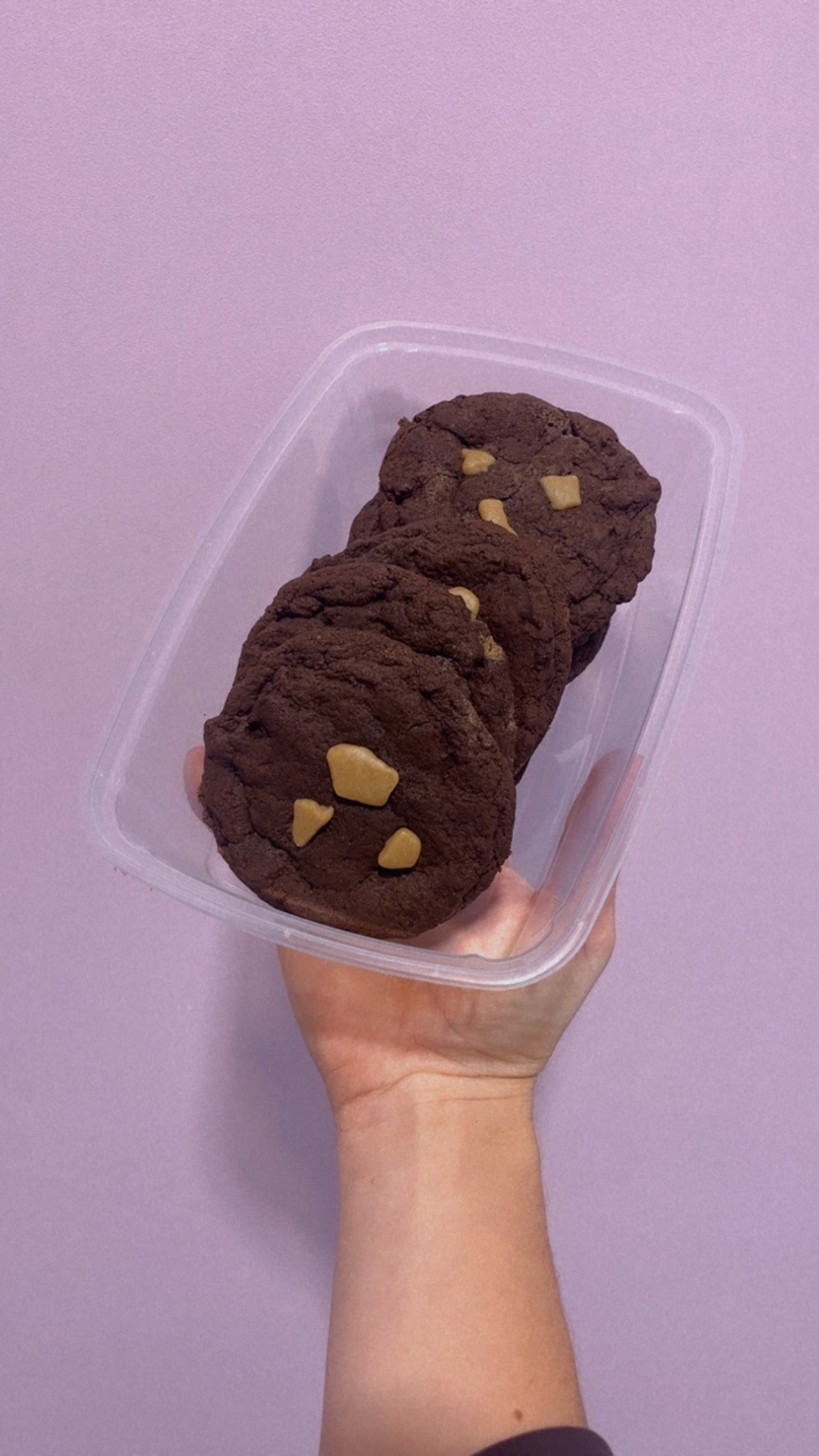 Biscuits double chocolat & brisures de caramel salé maison - Boîte de 6