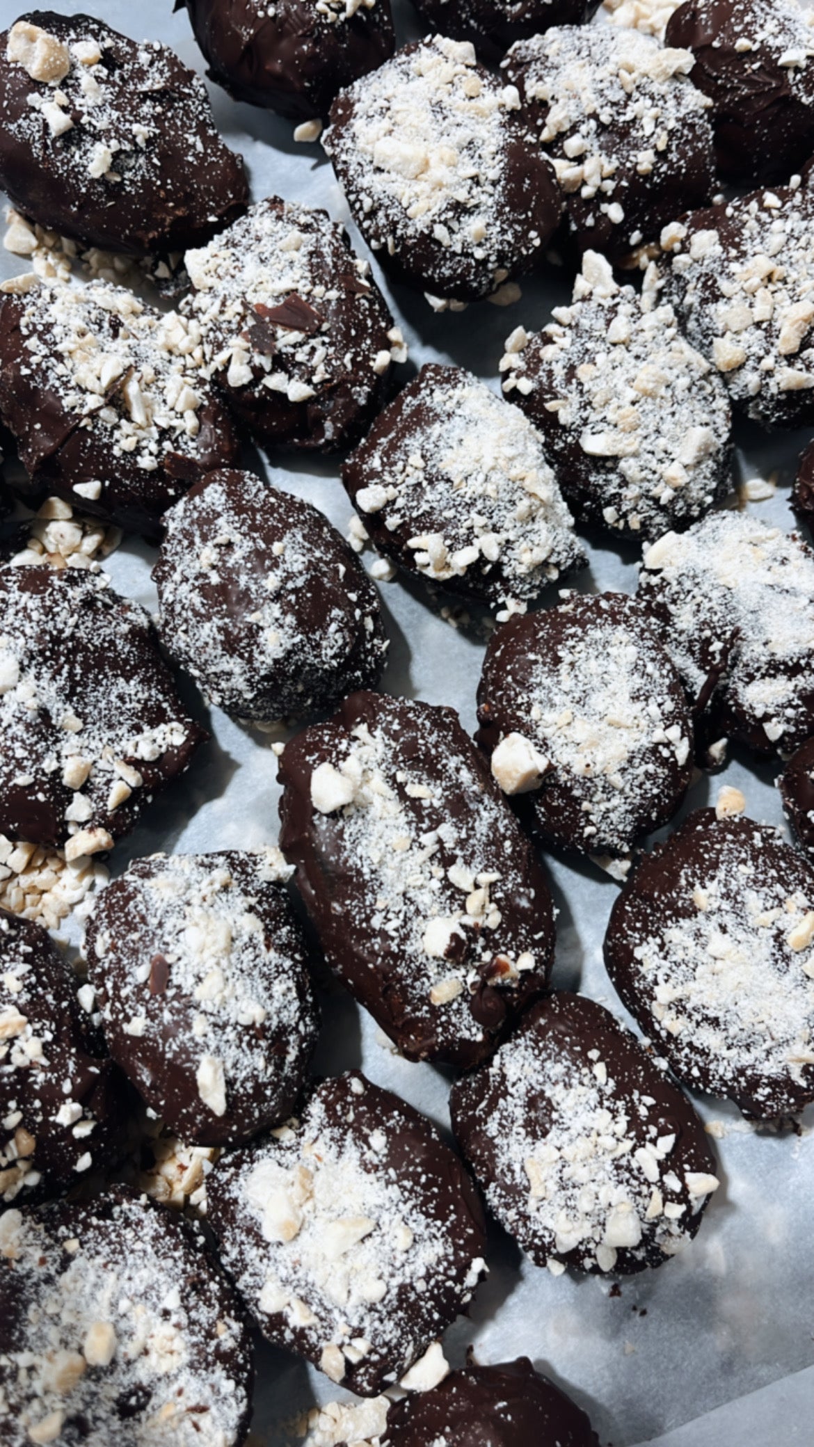 Dattes farcies au caramel de cajous - Boîte de 10