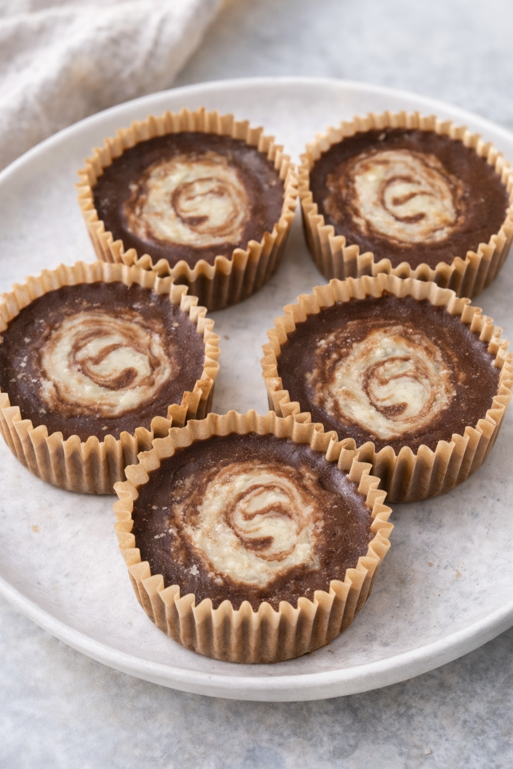 Cups à la ganache marbrée, chocolat & tahini - Boîte de 8 (🌱)